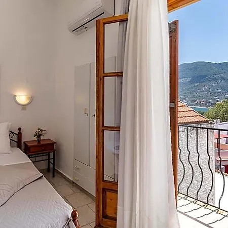 Regina 2* Skopelos